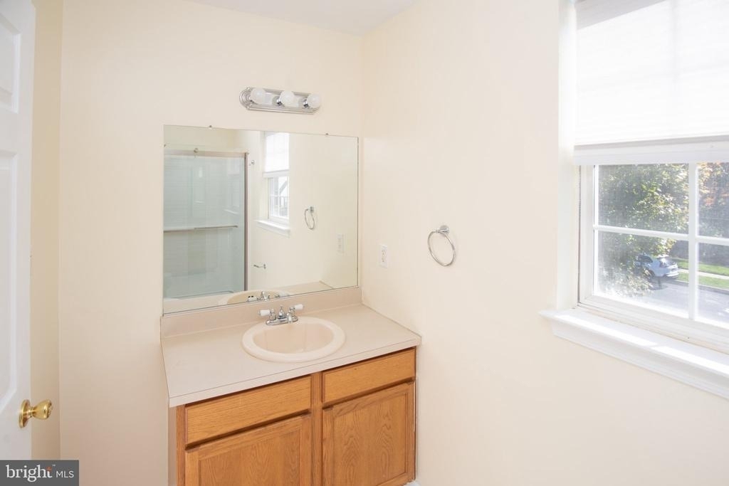 1262 Oxford Circle - Photo 18