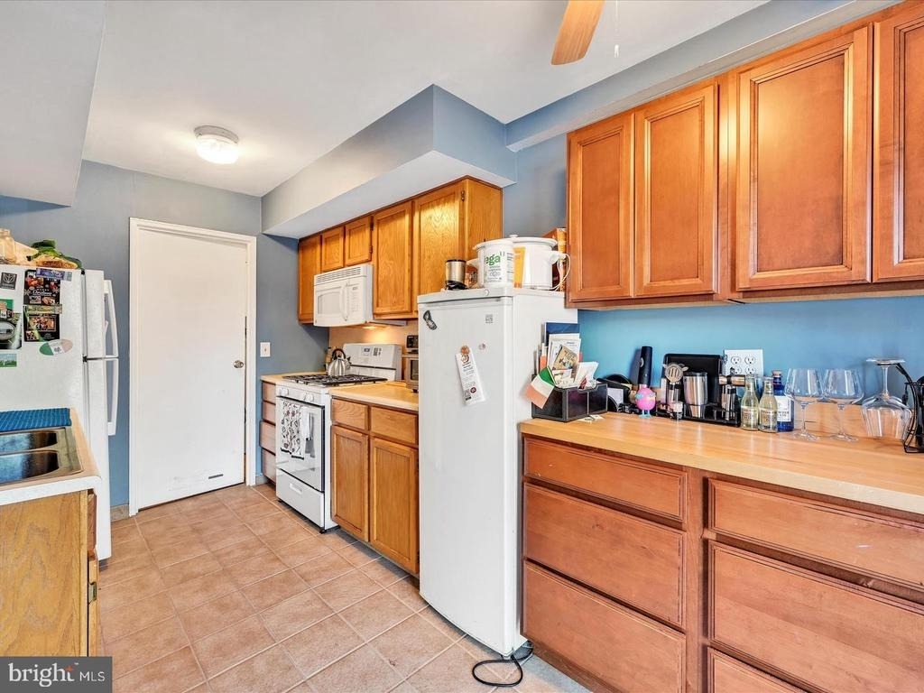 212 Saratoga Court - Photo 9