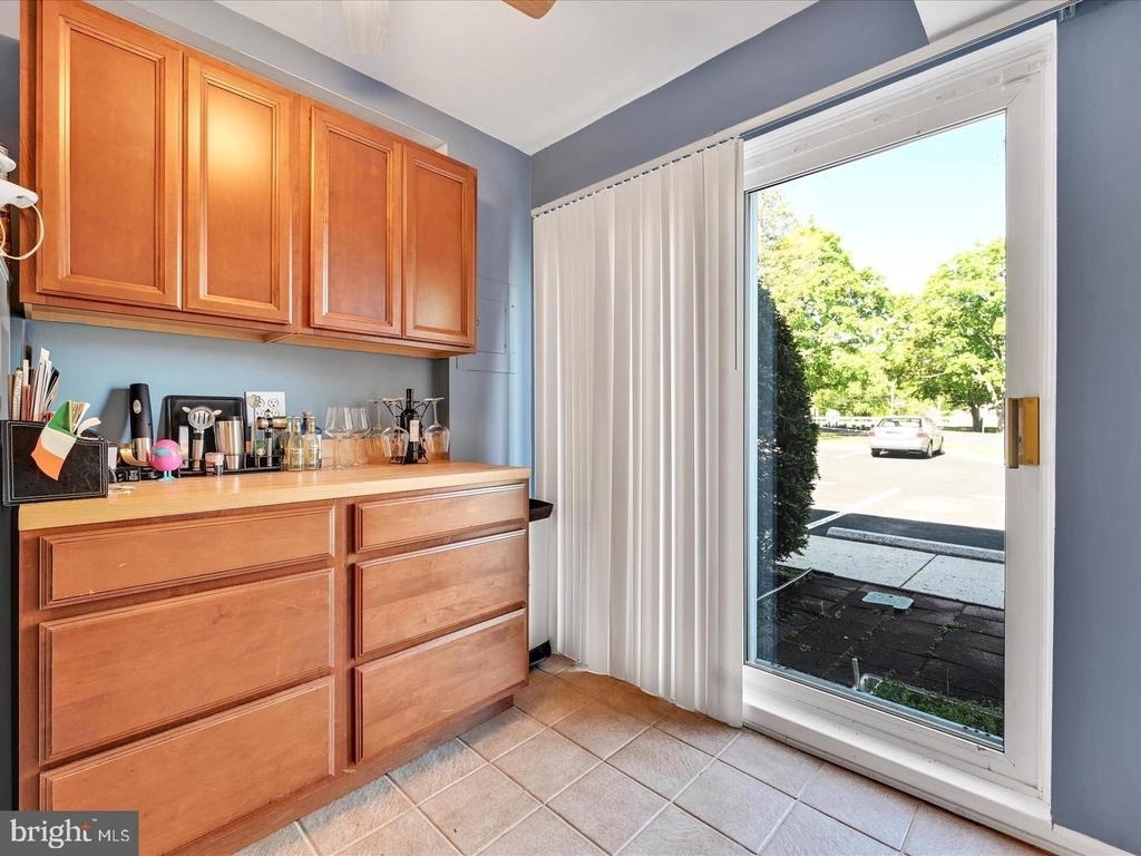 212 Saratoga Court - Photo 8