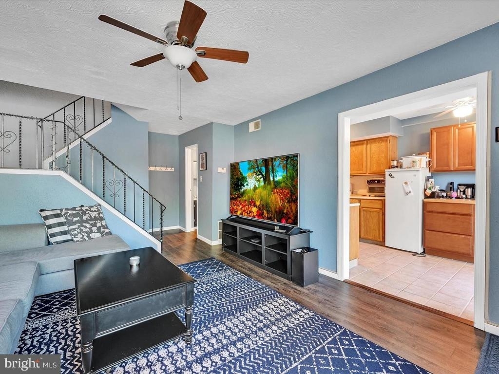 212 Saratoga Court - Photo 6