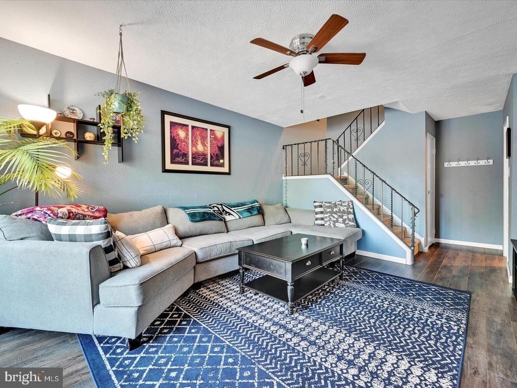 212 Saratoga Court - Photo 4