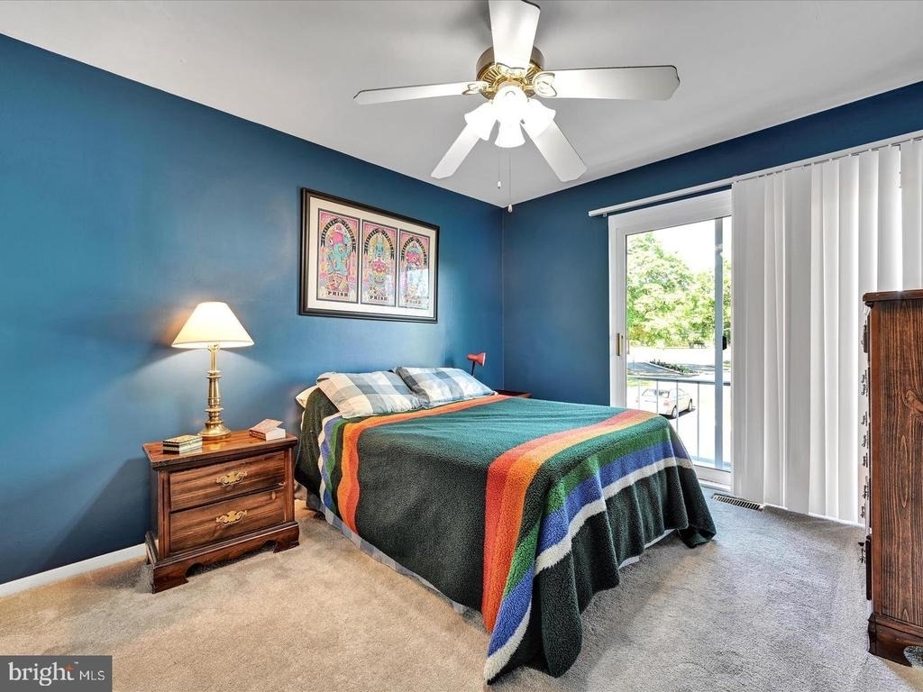 212 Saratoga Court - Photo 14