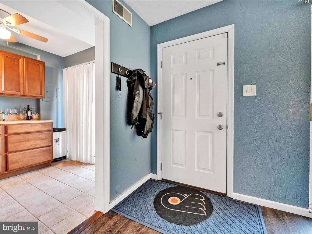 212 Saratoga Court - Photo 3