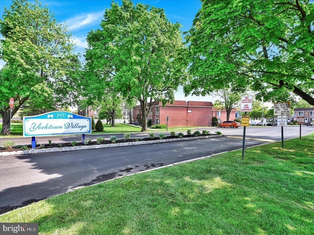 212 Saratoga Court - Photo 20