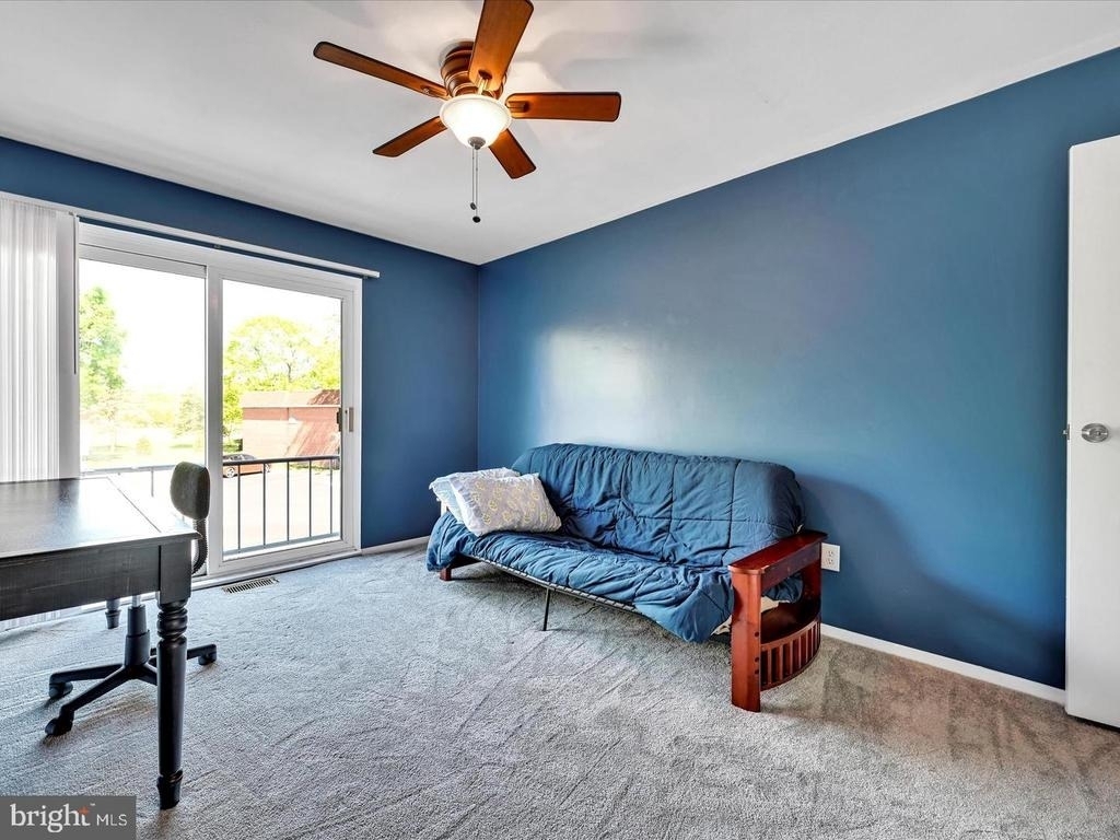 212 Saratoga Court - Photo 17