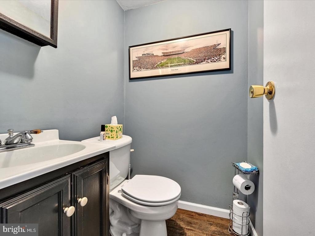 212 Saratoga Court - Photo 13