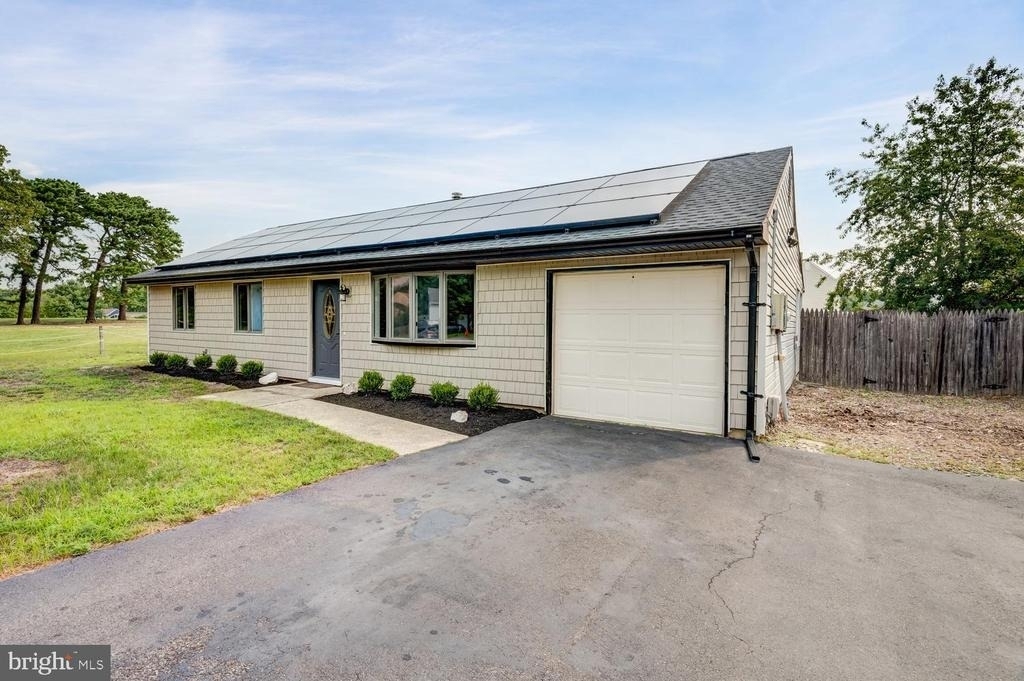 56 Georgetown Boulevard - Photo 1