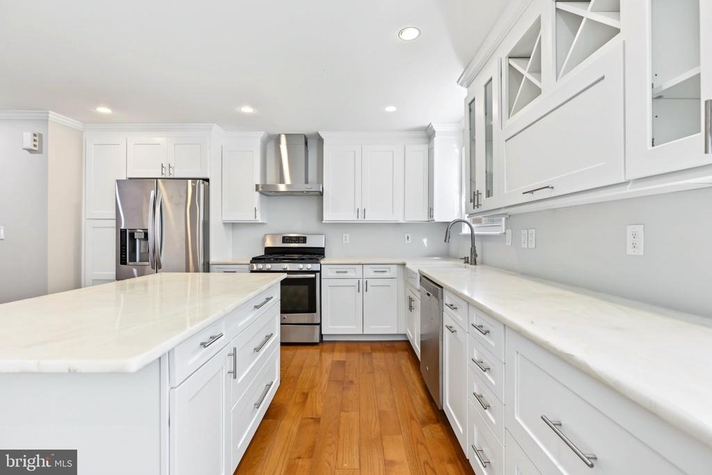30 Trafalgar Court - Photo 14