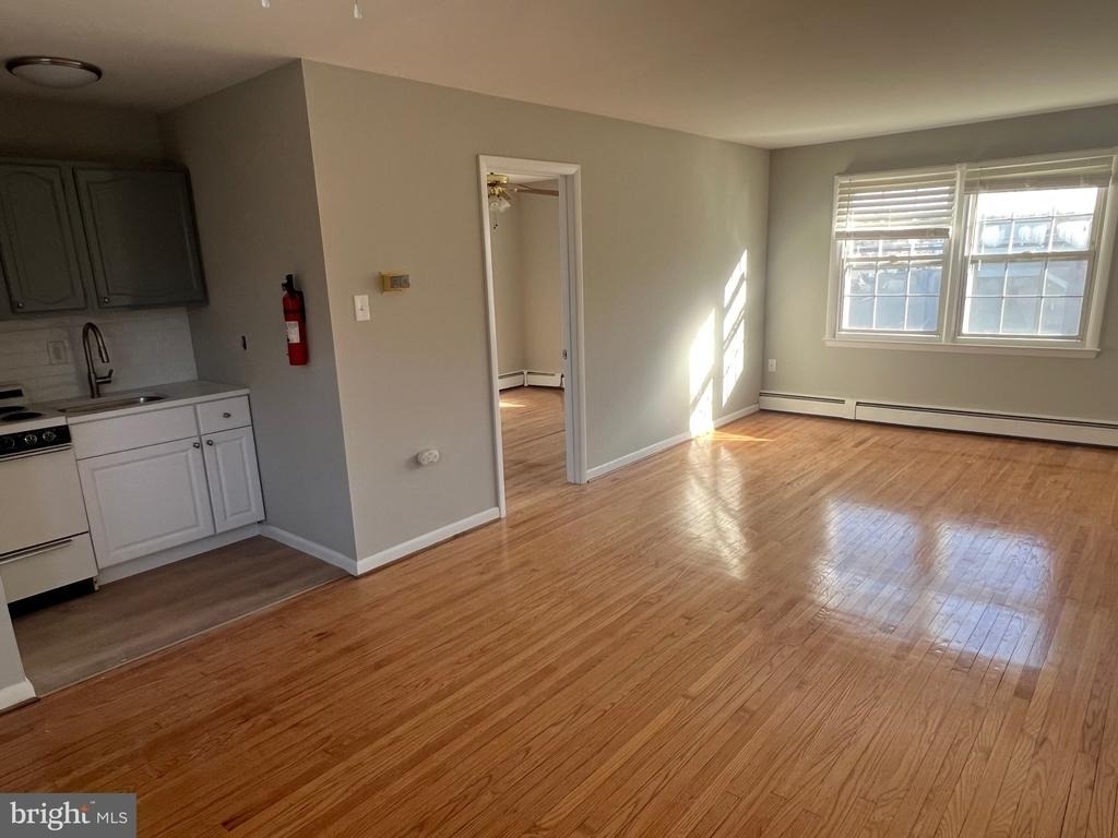 121 Budd Boulevard - Photo 3