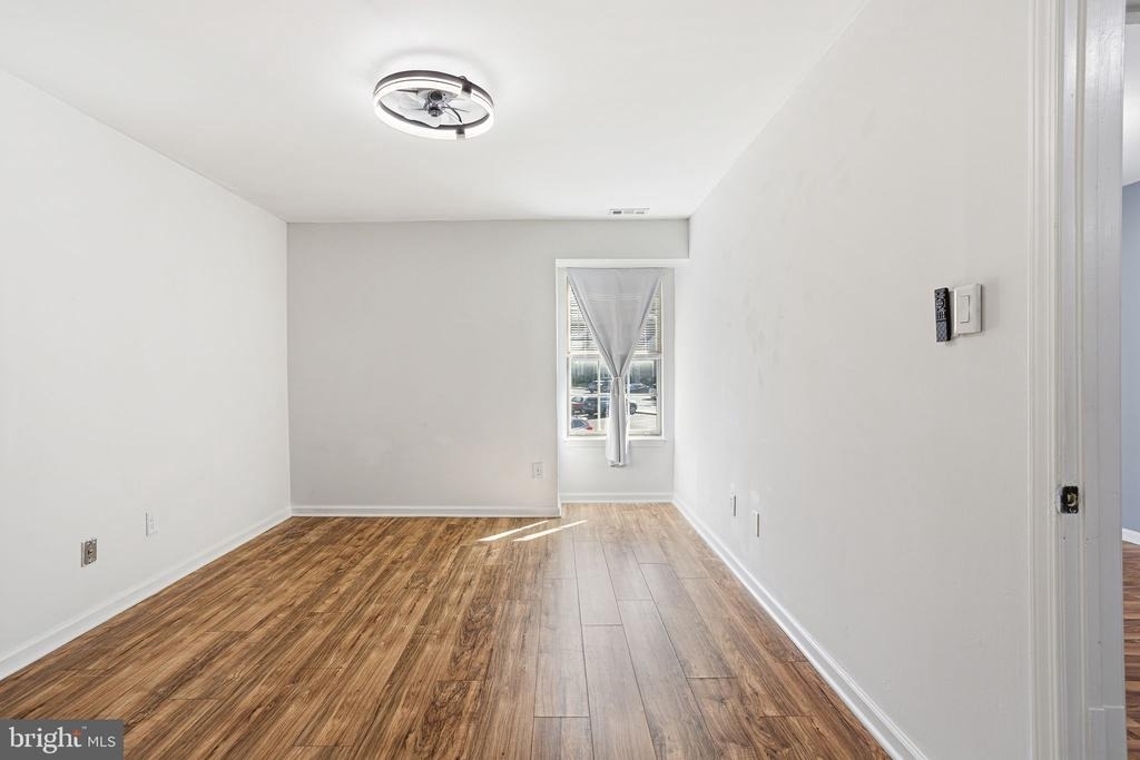 343 Tavistock - Photo 16