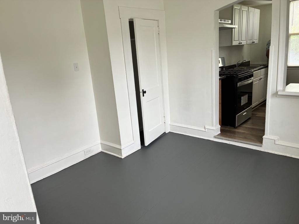 2503 46th Street - Photo 2