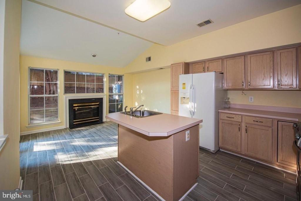 18076 Royal Bonnet Circle - Photo 7