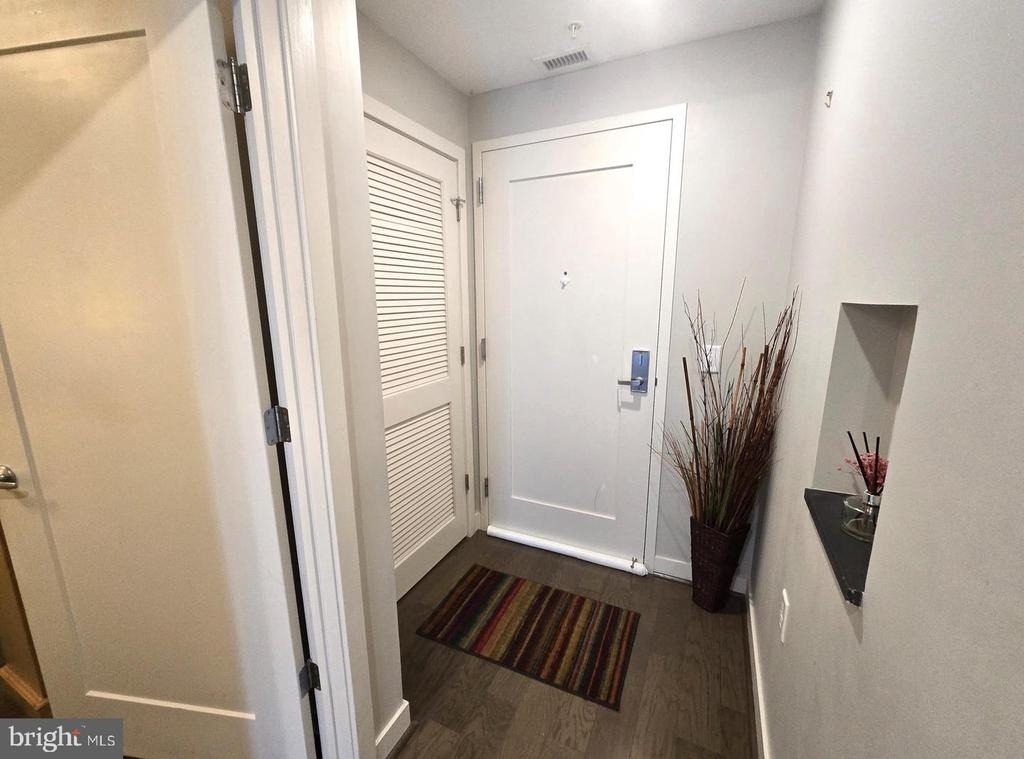 1320 Fenwick Lane - Photo 2
