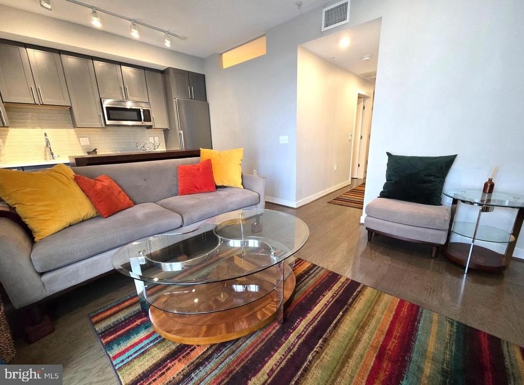 1320 Fenwick Lane - Photo 9