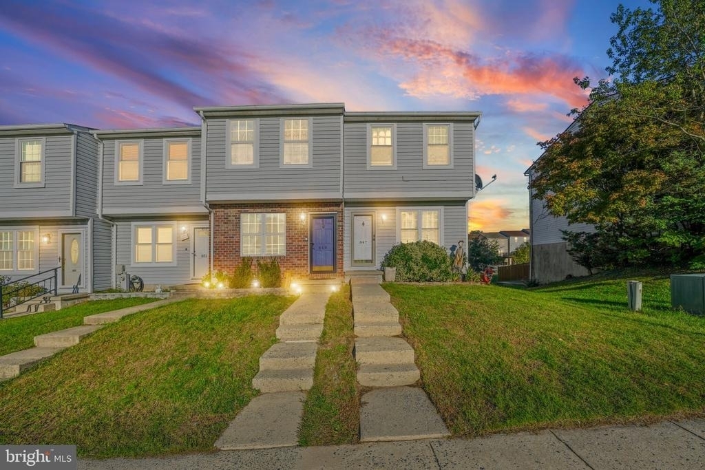 847 Clover Leaf Court - Photo 1