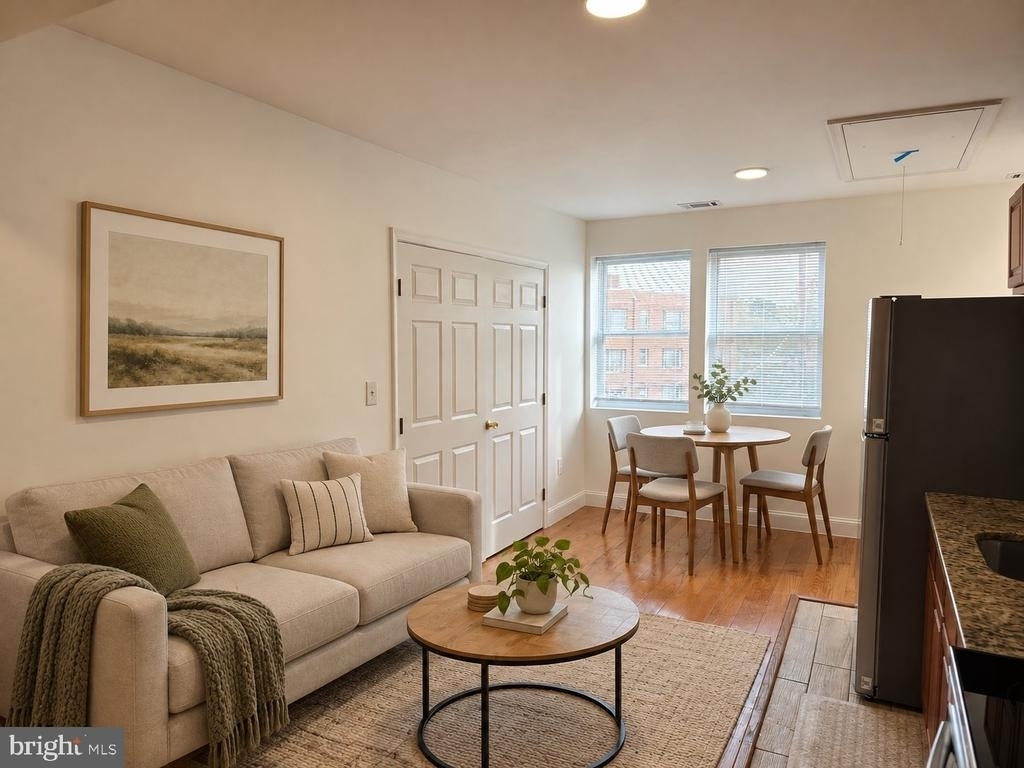 210 Orange Street Se - Photo 1