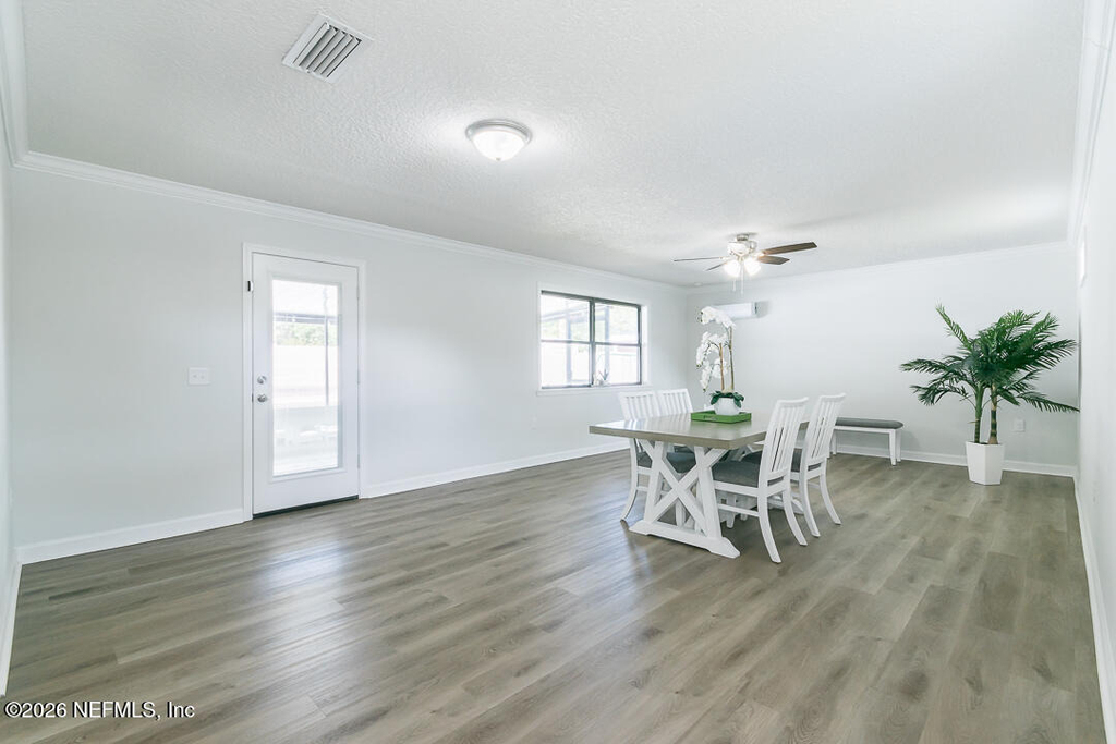 6221 Ashwood Lane - Photo 9