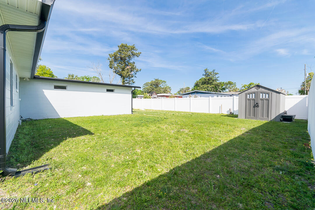 6221 Ashwood Lane - Photo 19
