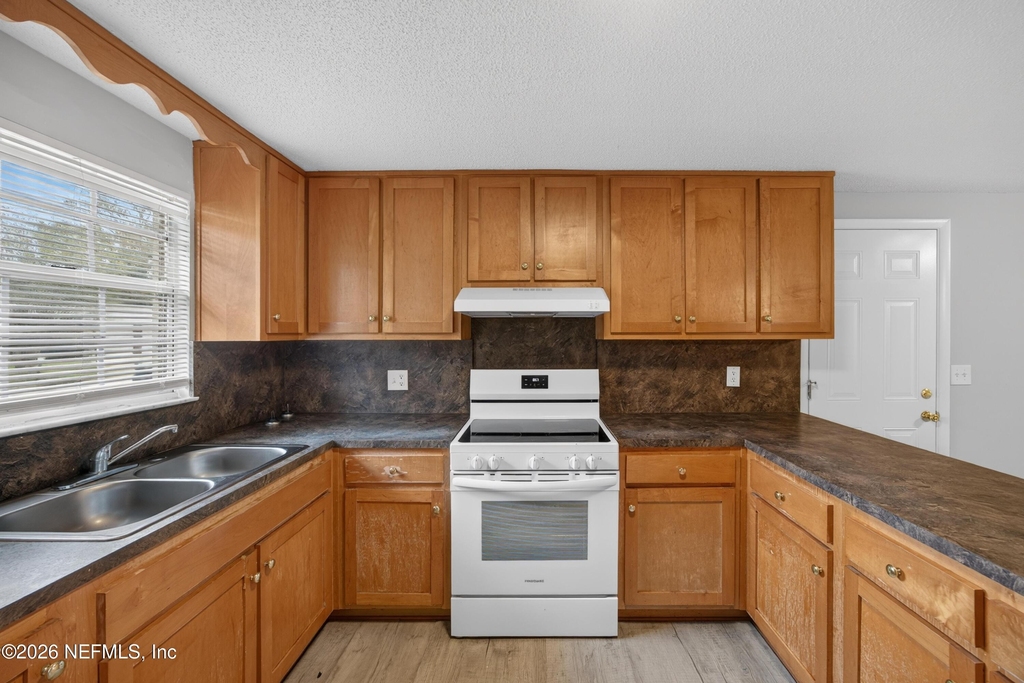 1435 Undine Avenue - Photo 4