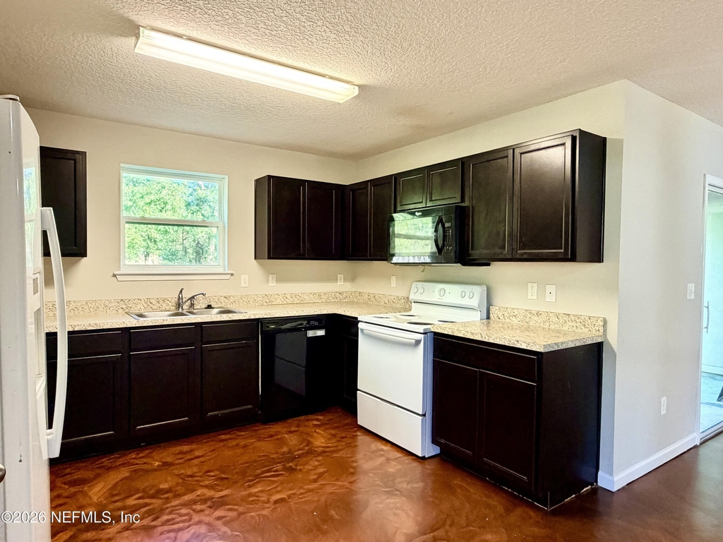 11987 Sands Pointe Court - Photo 7