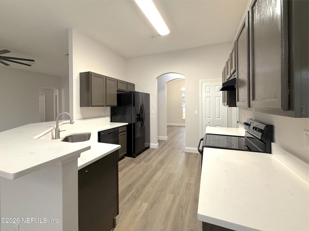 557 Grand Parke Drive - Photo 5