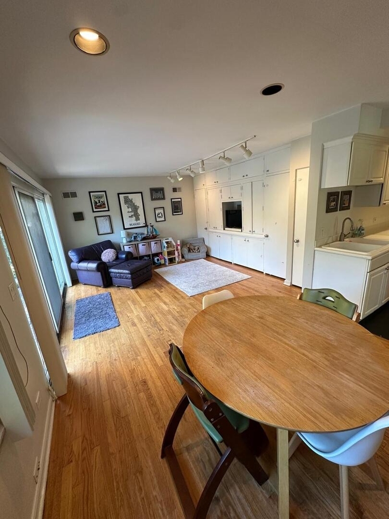 1350 Ferndale Avenue - Photo 5
