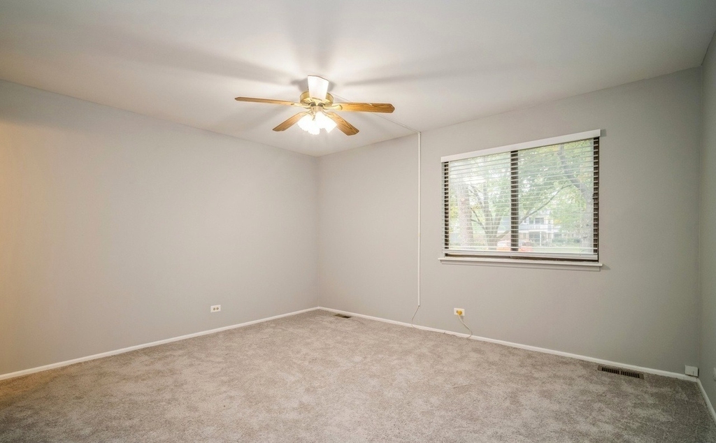 1112 Scanlon Drive - Photo 14