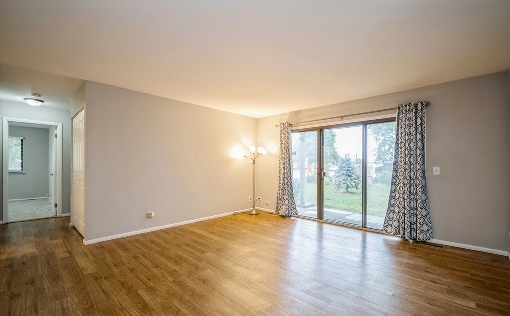 1112 Scanlon Drive - Photo 8