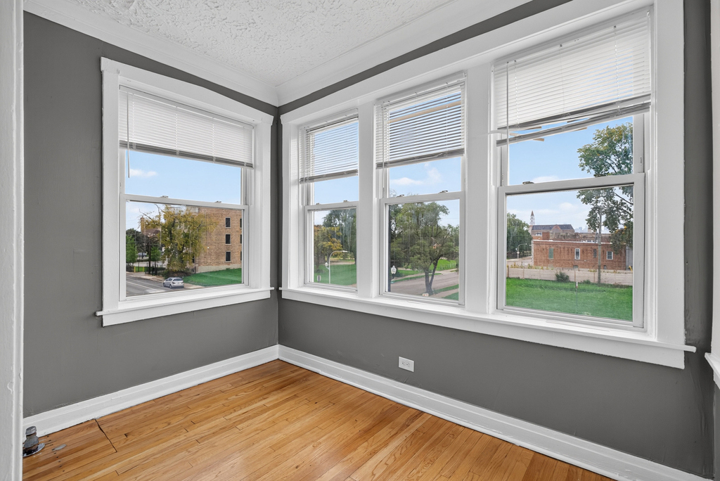 340 S Homan Street - Photo 16