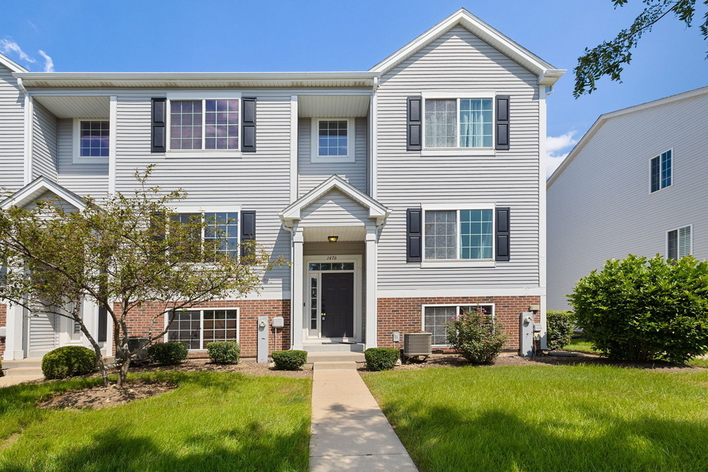 1476 Manning Avenue - Photo 1