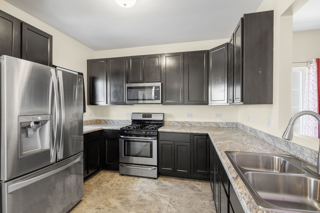 1476 Manning Avenue - Photo 7