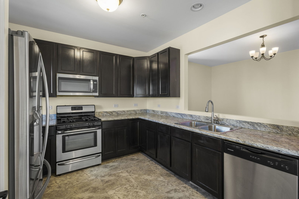 1476 Manning Avenue - Photo 6