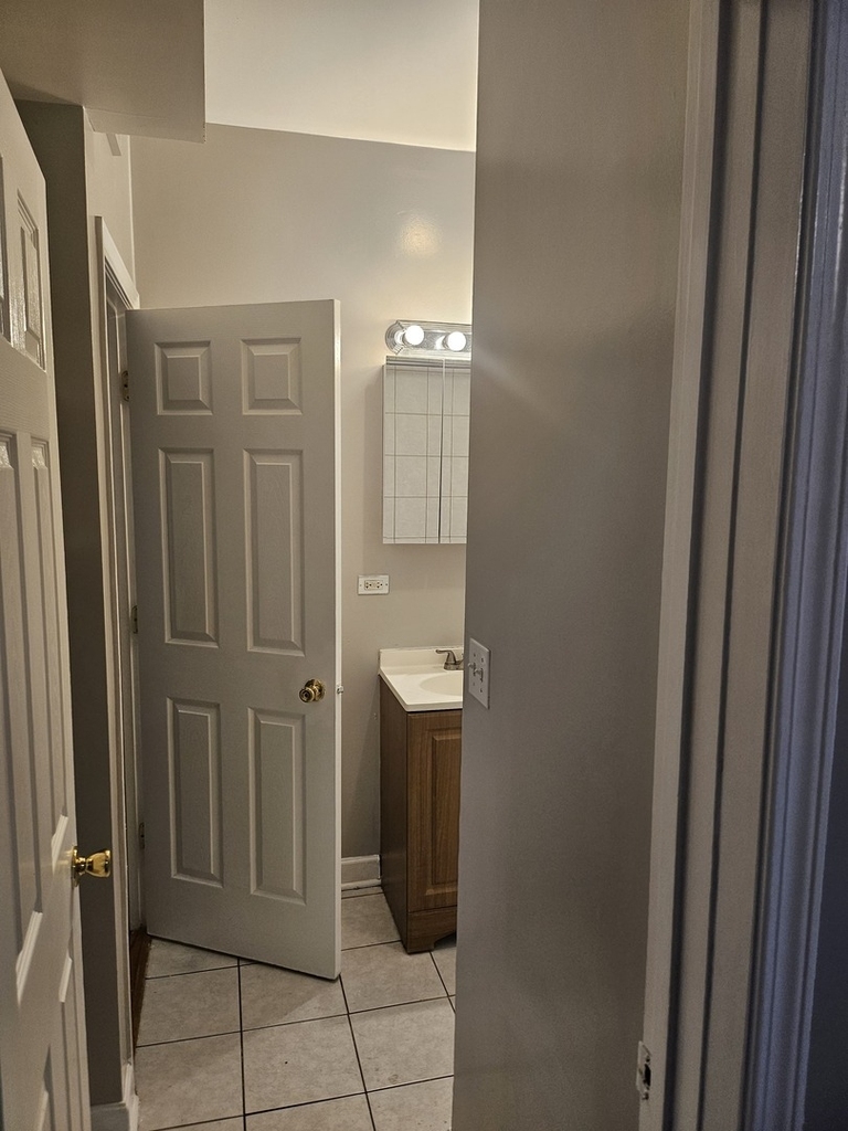 7827 S Winchester Avenue - Photo 8
