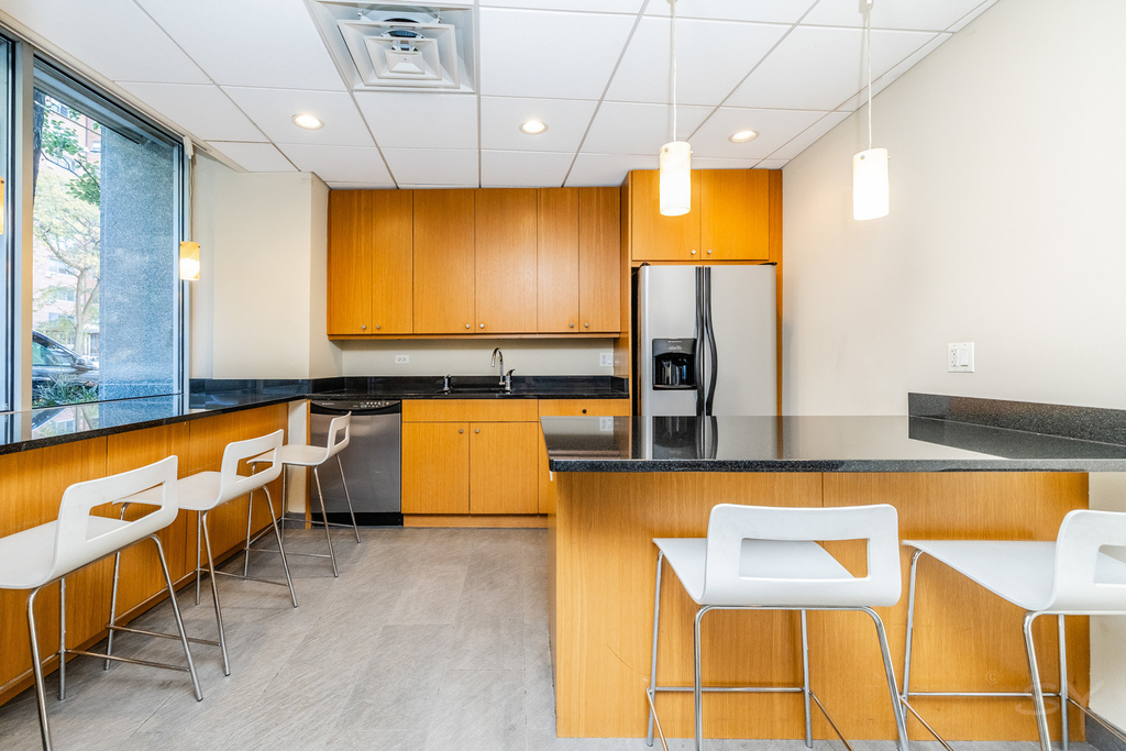 2930 N Sheridan Road - Photo 12