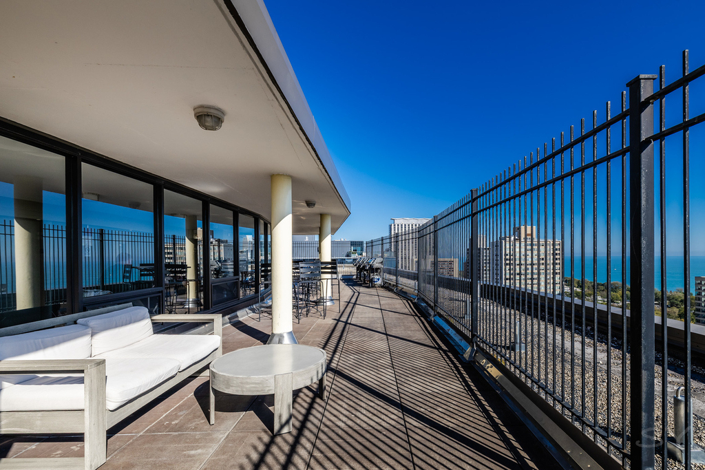 2930 N Sheridan Road - Photo 16