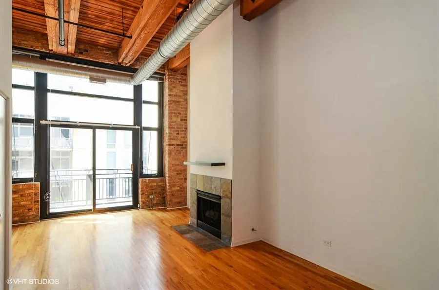 521 W Superior Street - Photo 3
