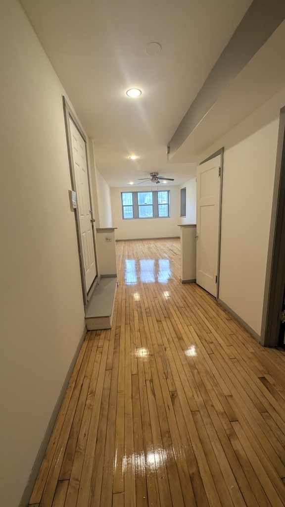 603 E 60th Street - Photo 1