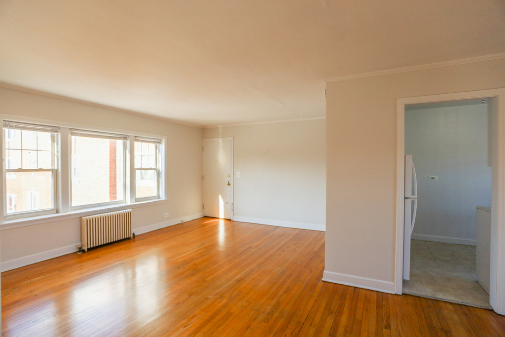 1219 W Harvard Terrace - Photo 2