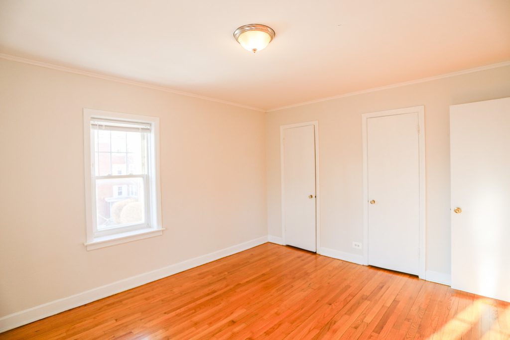 1219 W Harvard Terrace - Photo 10