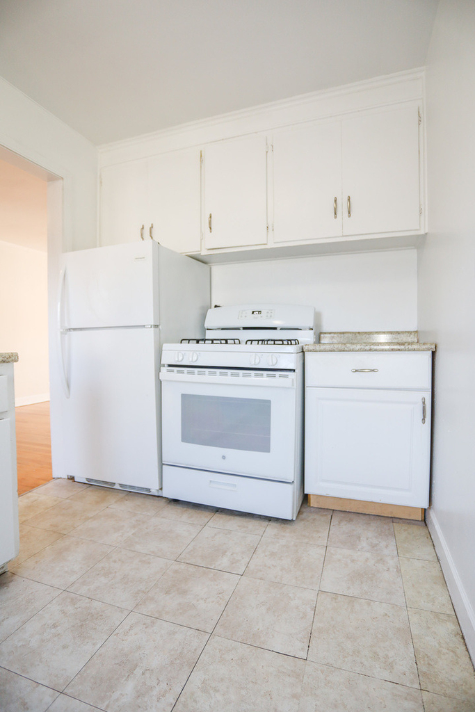 1219 W Harvard Terrace - Photo 4