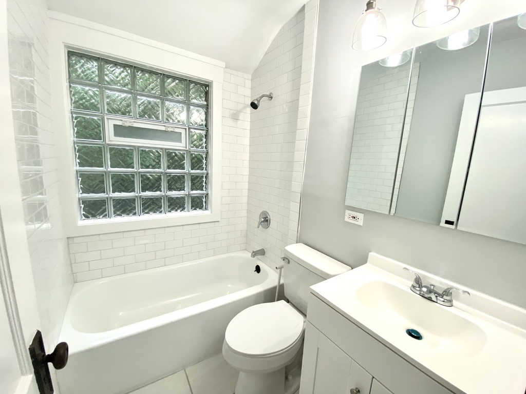 3064 Greenwood Avenue - Photo 8