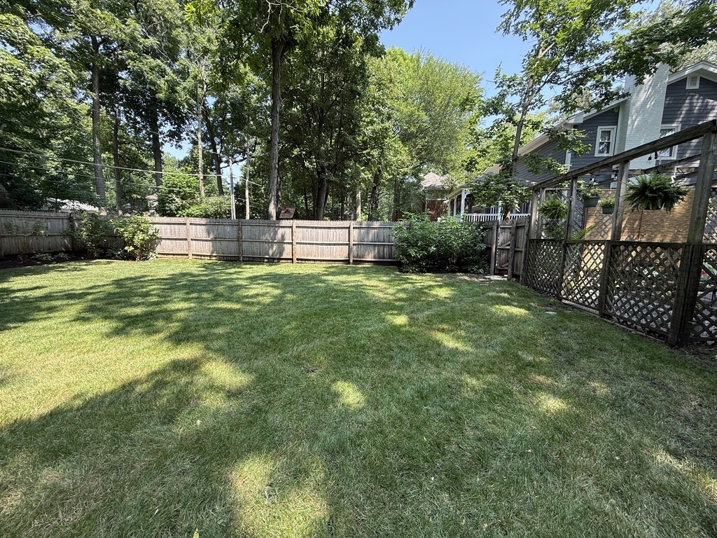 3064 Greenwood Avenue - Photo 11