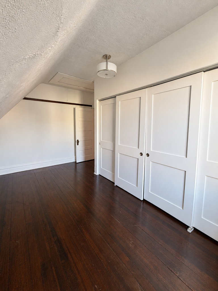 1950 W Foster Avenue - Photo 22