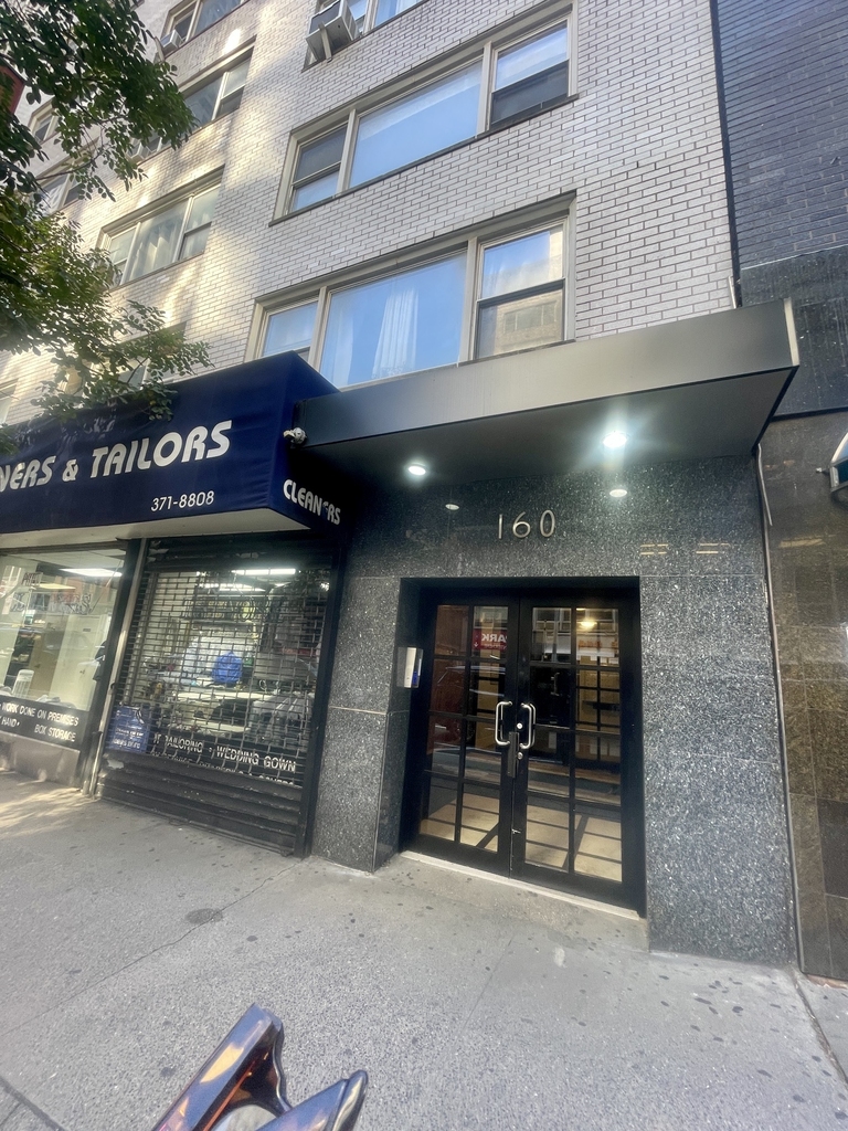160 East 55th Street - Photo 3
