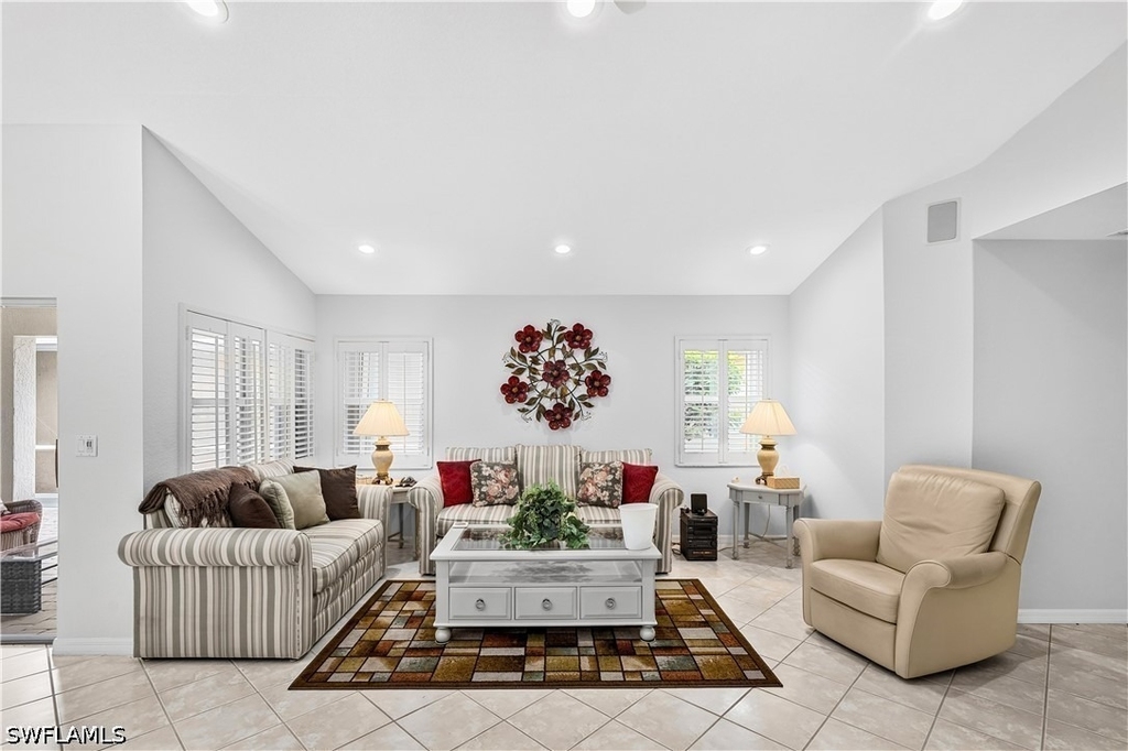 8920 Cascades Isle Boulevard - Photo 4