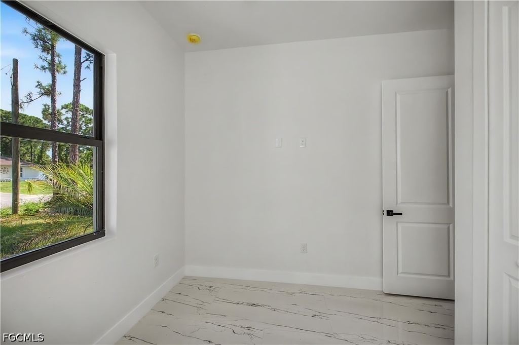 3121 69th Street W - Photo 17