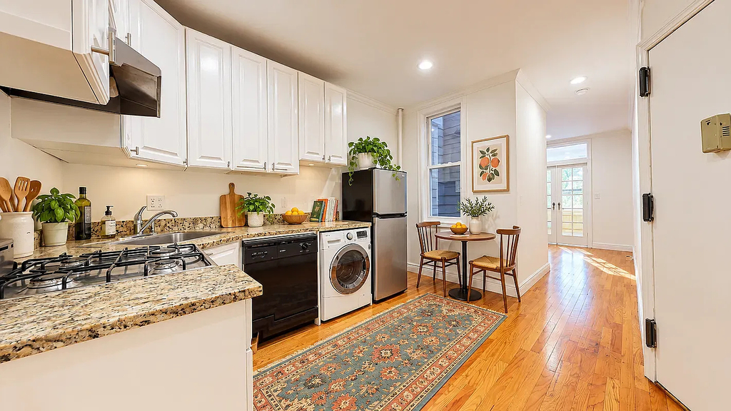 84 Bradhurst Avenue - Photo 0