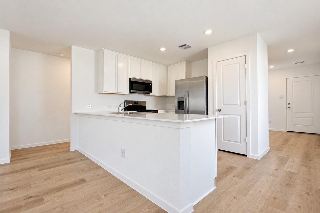 10963 Independence Road - Photo 9
