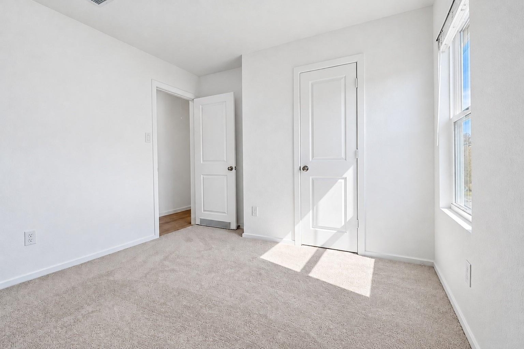 10963 Independence Road - Photo 23