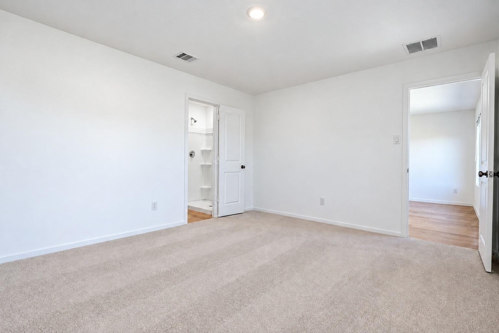 10963 Independence Road - Photo 16